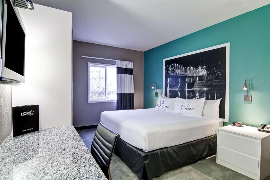 Home Inn Medicine Hat Oda fotoğraf