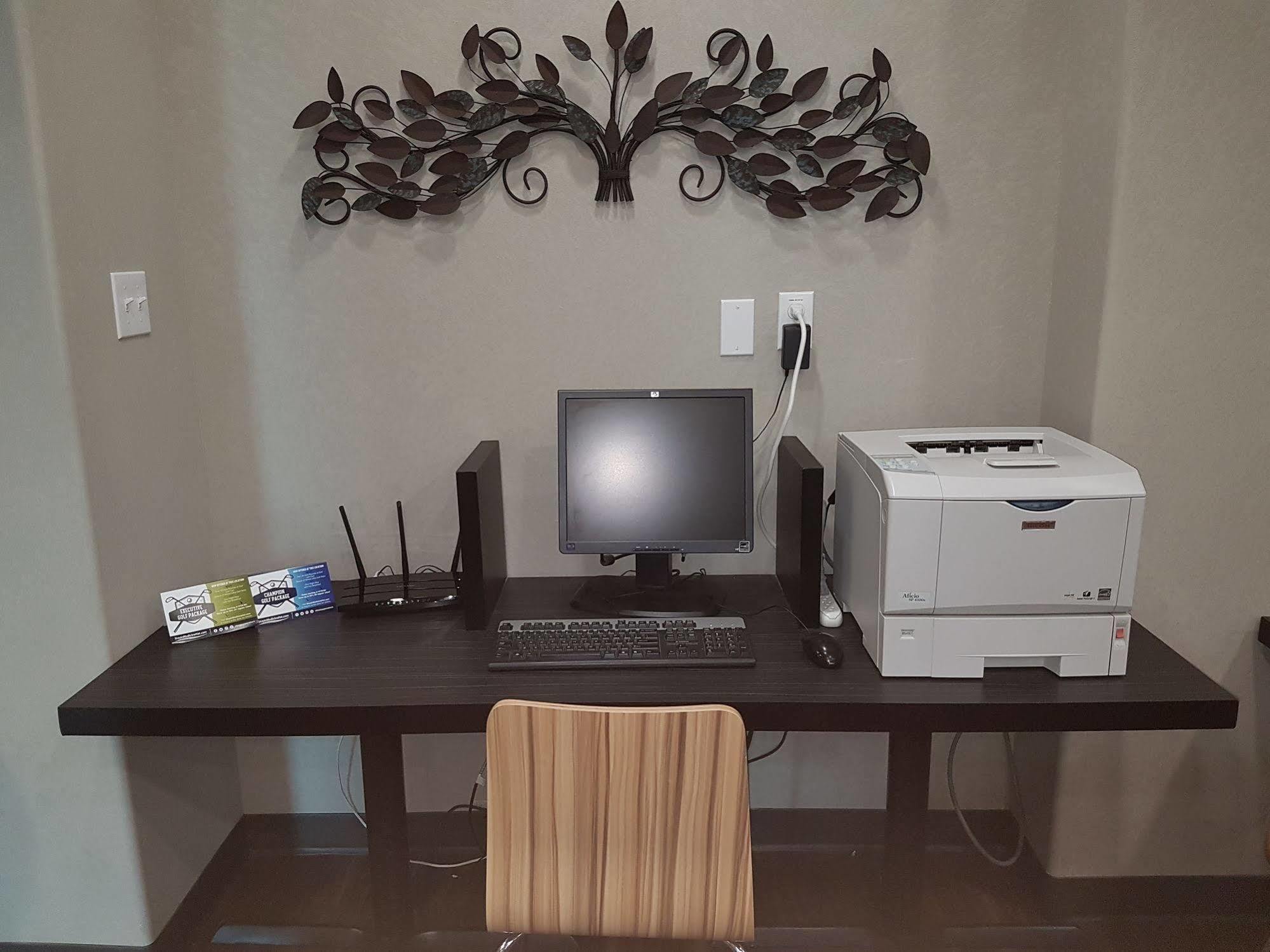 Home Inn Medicine Hat Dış mekan fotoğraf
